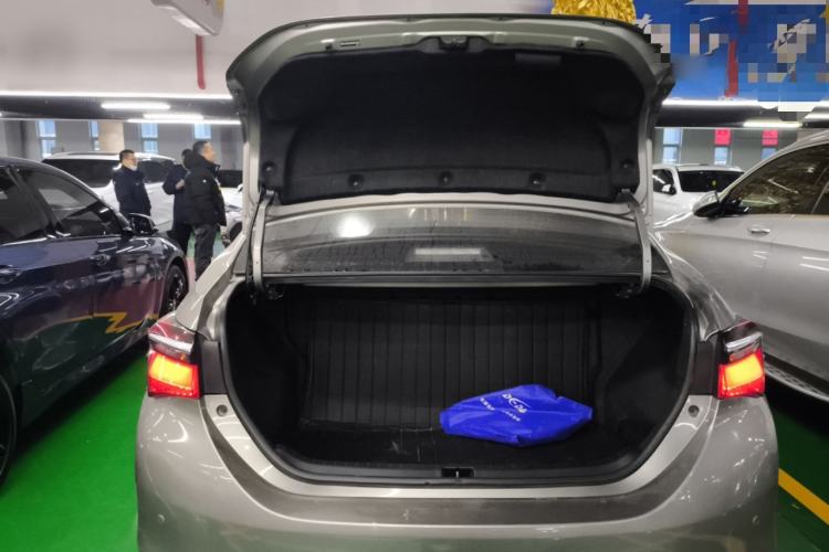 Used Toyota Corolla 2016 Dual-Engine 1.8L E-CVT Elite Edition
