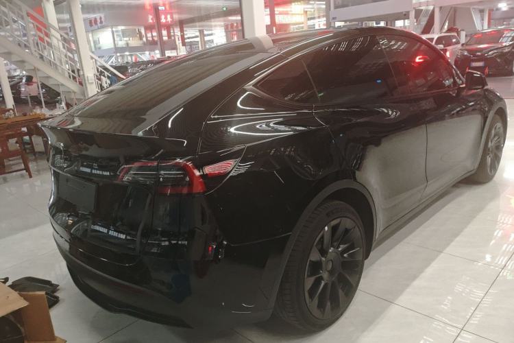 Used Tesla Model Y 2023 Long-Range All-Wheel-Drive Version
