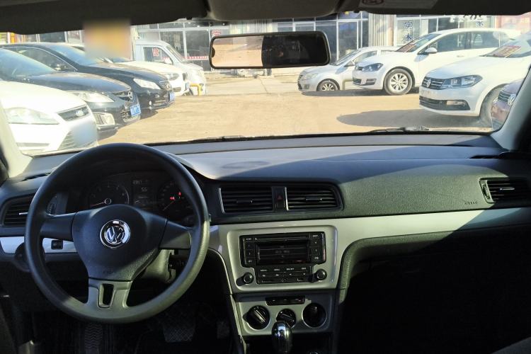 Used Volkswagen Lavida 2013 Revised Classic 1.6L Automatic Fashion Edition