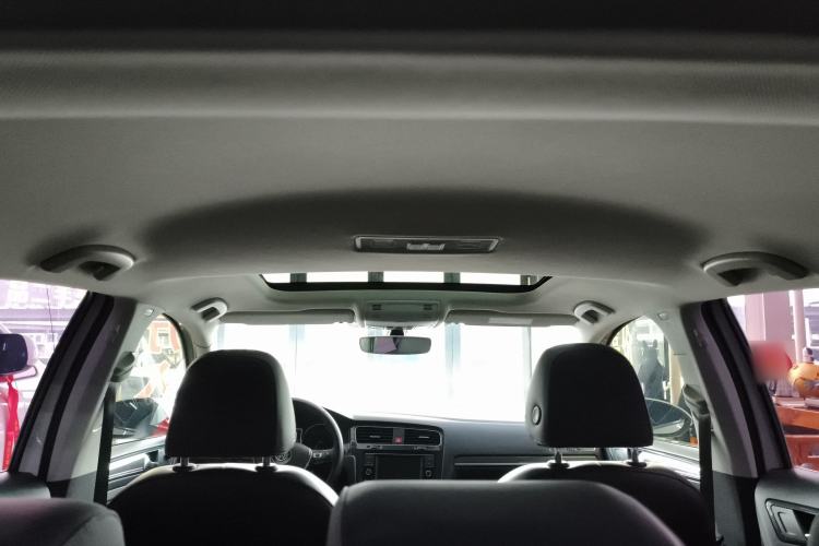 Used Volkswagen Golf 2018 230TSI Automatic Luxury Version
