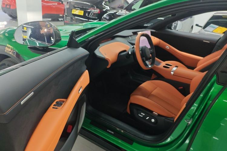 Used  YU7 2025 Ultra-Long Range High-Performance All-Wheel-Drive Max Edition
