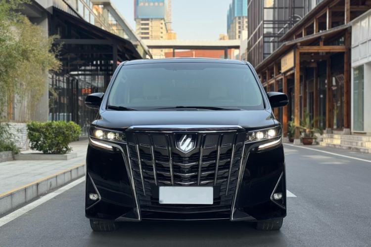 Used Toyota Alphard 2018 Revised Version 3.5L Premium Edition
