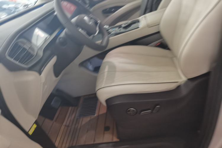 Used Denza D9 2024 DM-i 980 Four-Wheel Drive Prestige Model
