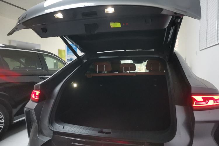 Used BYD Song L EV 2025 Intelligent Driving Version 662 km LiDAR Excellence Edition
