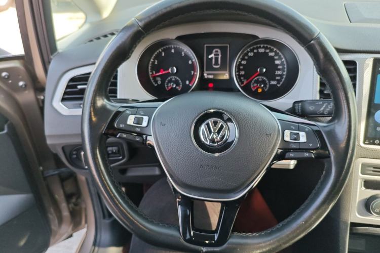 Used Volkswagen Golf Sportsvan 2016 230TSI Automatic Trend Edition
