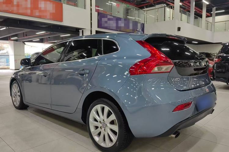 Used Volvo V40 2014 2.0T Zhiya Edition
