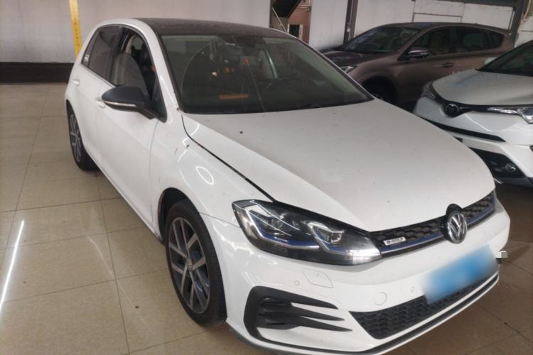 Used Volkswagen Golf 2018 230TSI Automatic Luxury Version
