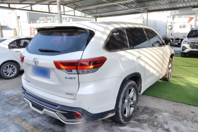 Used Toyota Highlander 2018 2.0T Two-Wheel-Drive Luxury Edition 7 Seats Emission Standard China V
