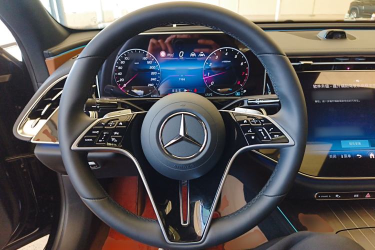 Used Mercedes-Benz E-Class 2025 Facelift E 300 L Luxury Edition
