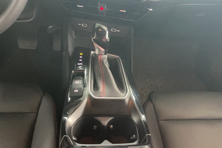 Used MG 5 2022 180 DVVT CVT Youth Luxury Edition
