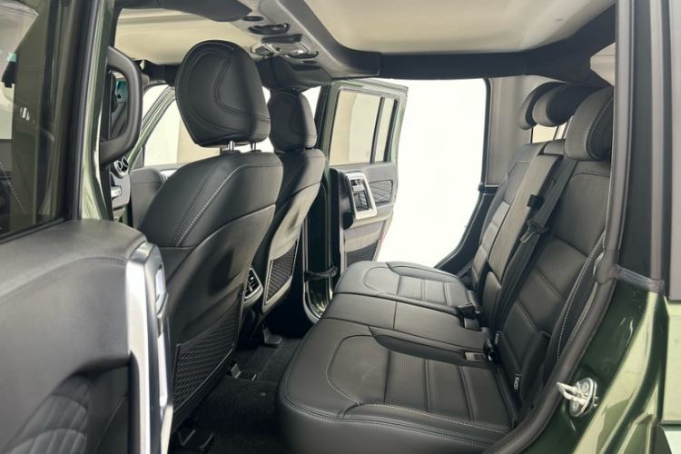 Used Beijing Auto BJ40 2018 PLUS 2.3T Automatic Four-Wheel Drive Premium Edition China V
