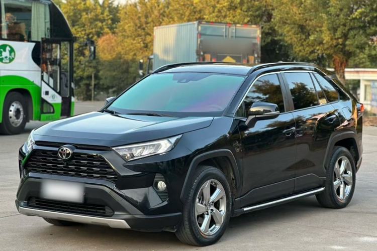 Used Toyota RAV4 2022 2.0L CVT Two-Wheel Drive Fashion Edition