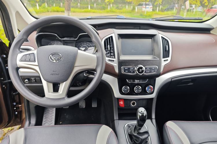 Used HYOSOW H3 2015 1.5L Manual Comfort Model
