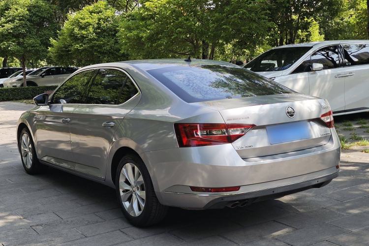 Used Skoda Superb 2016 TSI330 DSG Innovation Edition
