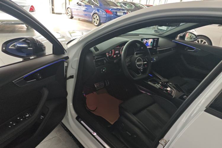 Used Audi A4L 2023 40 TFSI Luxury Dynamic Model
