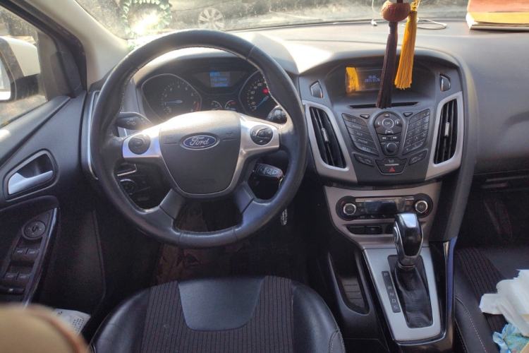 Used Ford Focus 2012 Sedan 1.6L Automatic Fashion Edition