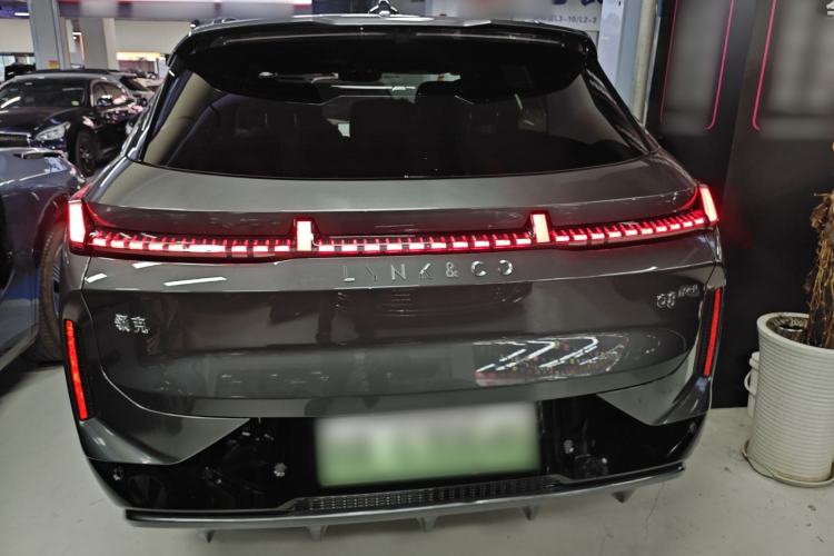 Used Lynk & Co 08 EM-P 2023 120km Long-Range Pro
