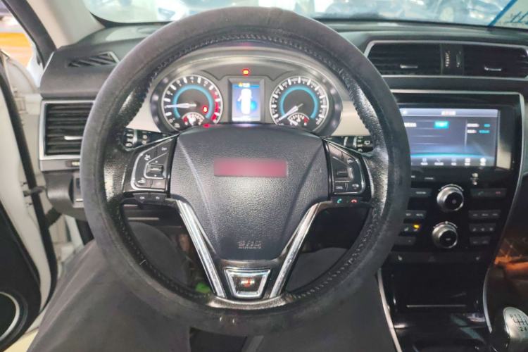 Used Haval H2 2014 1.5T Manual Two-Wheel Drive Elite Edition
