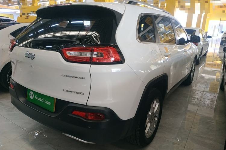 Used  Cherokee 2017 2.0L Superior Edition
