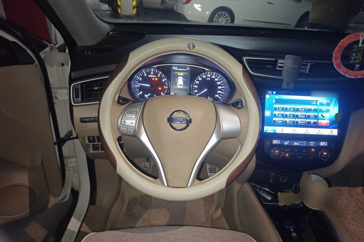 Used Nissan X-Trail 2015 2.0L CVT Comfort MAX Edition 2WD