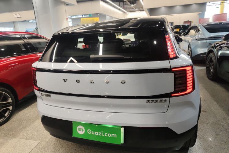 Used Volvo EX30 2025 Rear-Drive Long-Range Plus Model