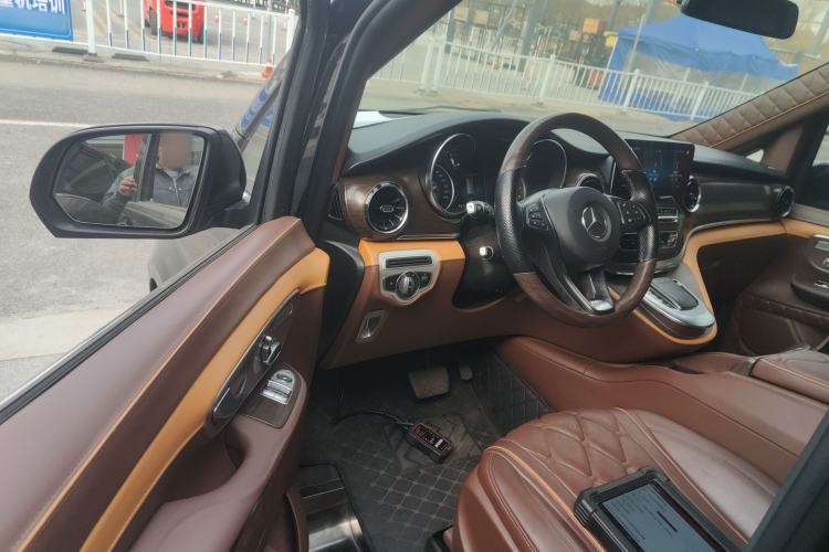 Used Mercedes-Benz V-Class 2020 V 260 Avantgarde Edition
