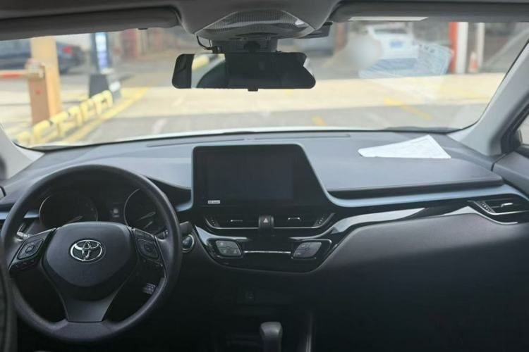 Used Toyota IZOA 2021 2.0L Enjoy Edition
