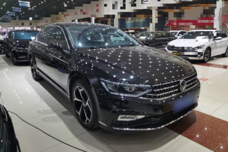 Used Volkswagen Magotan 2023 2 Million Units Limited Edition 330TSI DSG Leading Version
