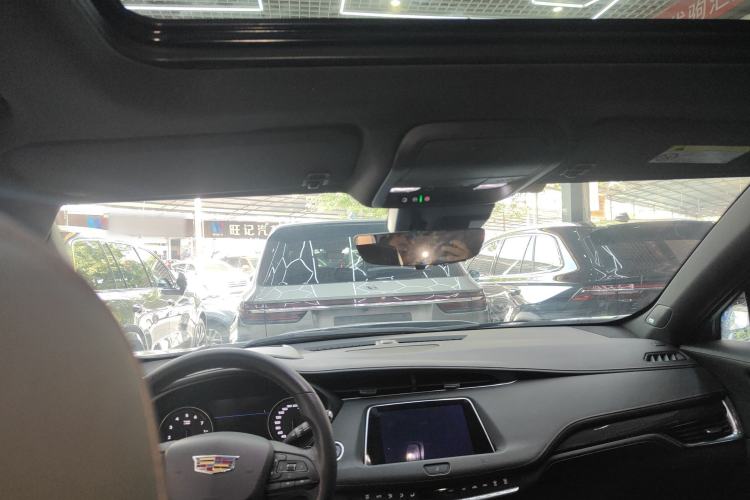 Used Cadillac XT4 2018 28T 4x4 Platinum Sport Edition
