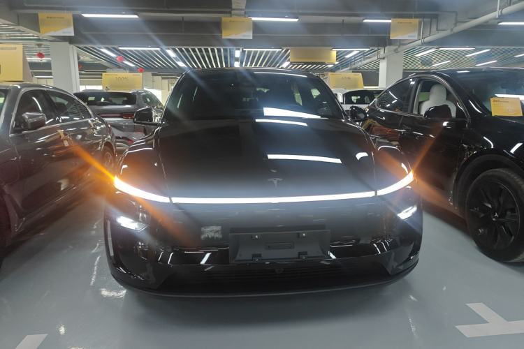 Used Tesla Model Y 2025 Updated Version Long-Range All-Wheel Drive