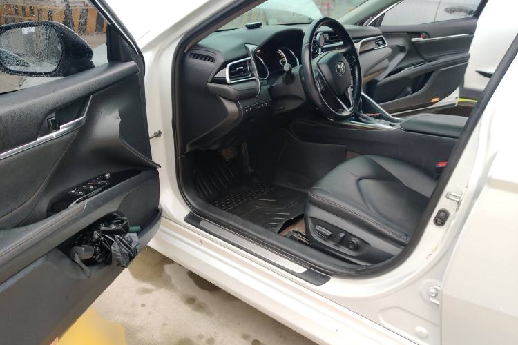 Used Toyota Camry 2018 2.5G Luxury Edition
