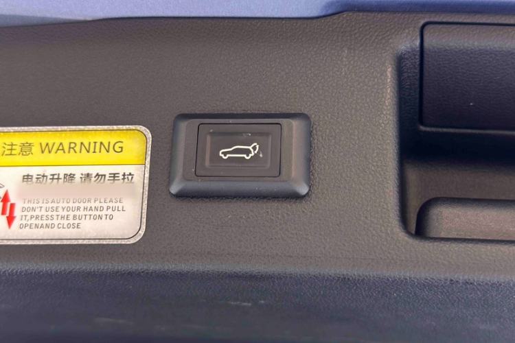 Used Ford Escape 2020 EcoBoost 245 Two-Wheel-Drive Titanium Edition
