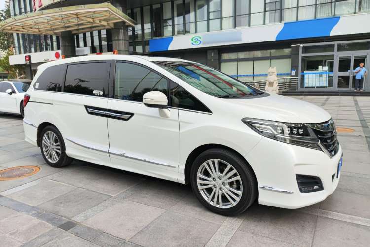 Used Honda Elysion 2016 2.4L Supreme Edition
