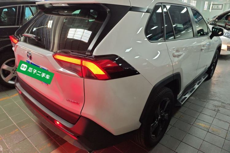 Used Toyota RAV4 2020 Dual-Engine 2.5L E-CVT 4x4 Elite PLUS Edition
