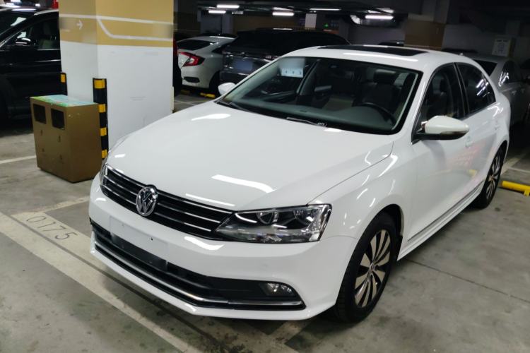 Used Volkswagen Sagitar 2015 230TSI Automatic Luxury Model