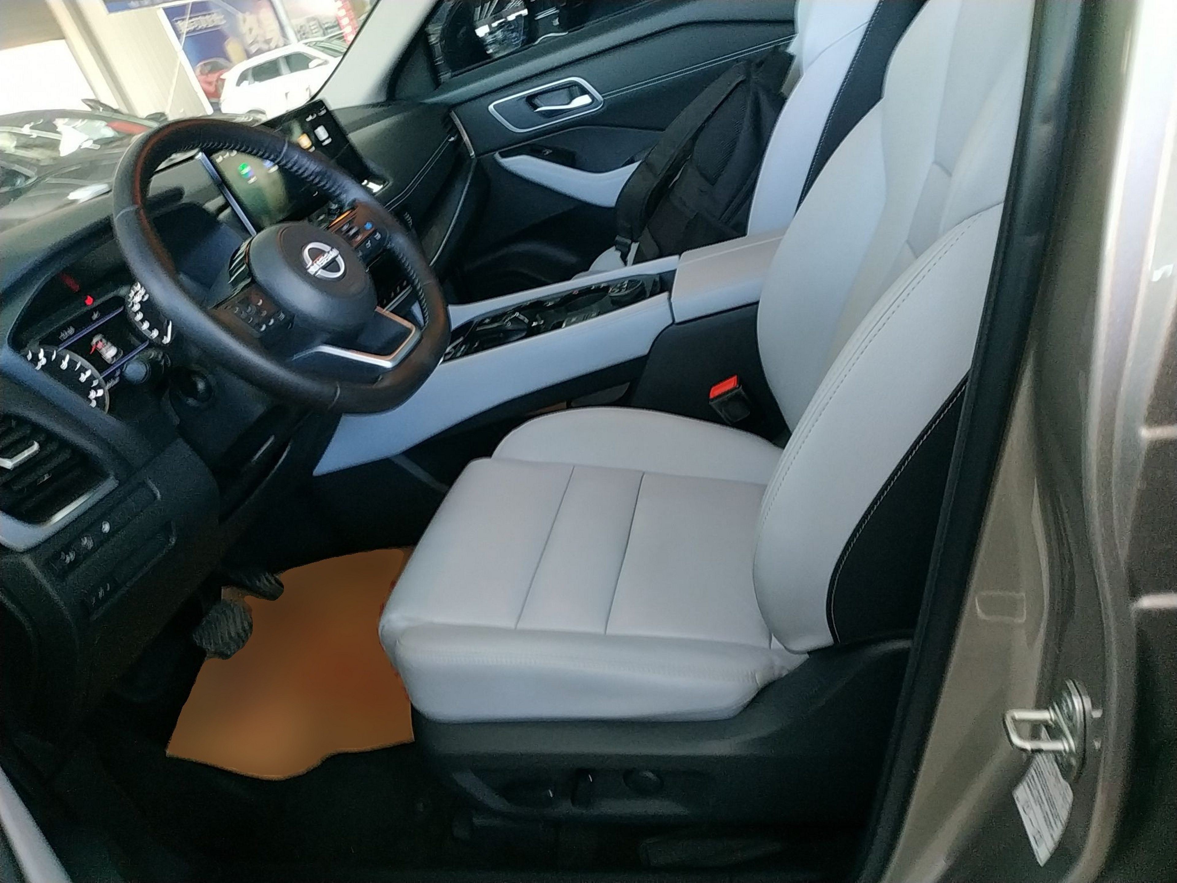 Переднее сиденье в автомобиле