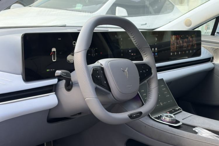 Used VOYAH PASSION 2023 Four-Wheel Drive Standard Edition
