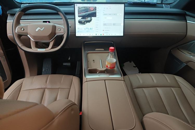 Used ONVO Luxeed L90 2025 Model—Ultra Six-Seater Version
