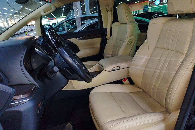 Used Toyota Vellfire 2021 Crown Dual-Engine 2.5L HV Prestige Edition
