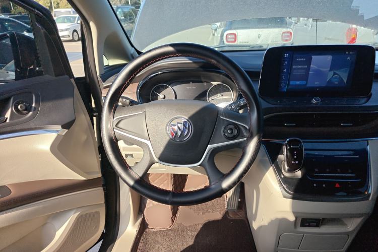 Used Buick GL8 2022 Land Cruiser Executive Class 652T Comfort Model
