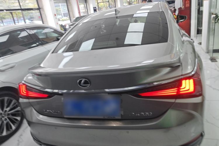 Used Lexus ES 2020 200 Excellence Edition
