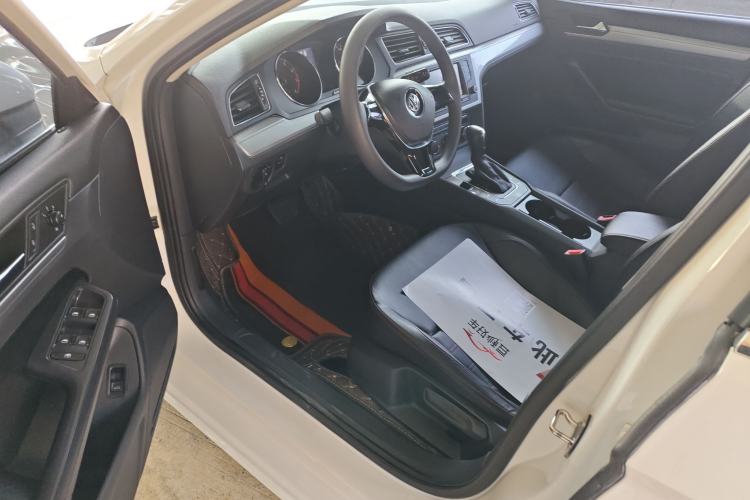 Used Volkswagen Lamando 2017 230TSI DSG Fashion Edition
