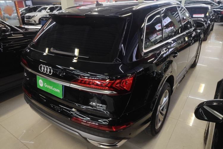 Used Audi Q7 2023 45 TFSI quattro S line Sport model

