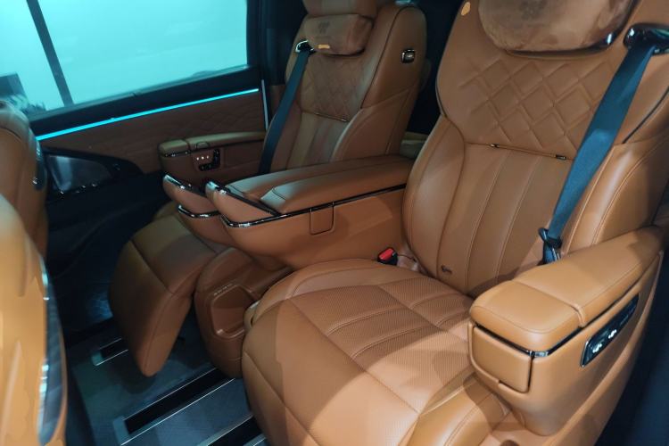 Used GAC Trumpchi Xiangwang M8 2025 Kunkun Series Ultra First-Class Cabin
