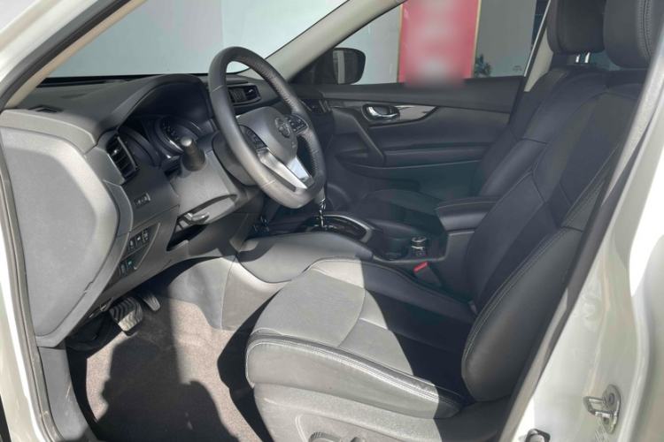 Used Nissan X-Trail 2019 2.5L CVT Smart Connect Luxury Edition 4WD
