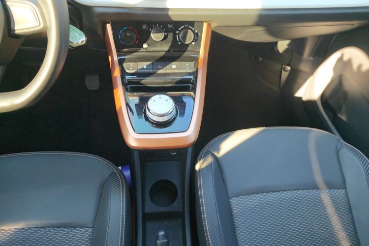 Used Dongfeng NAMMI BOX 2022 Revised Light Wind Edition 201 km Standard Version
