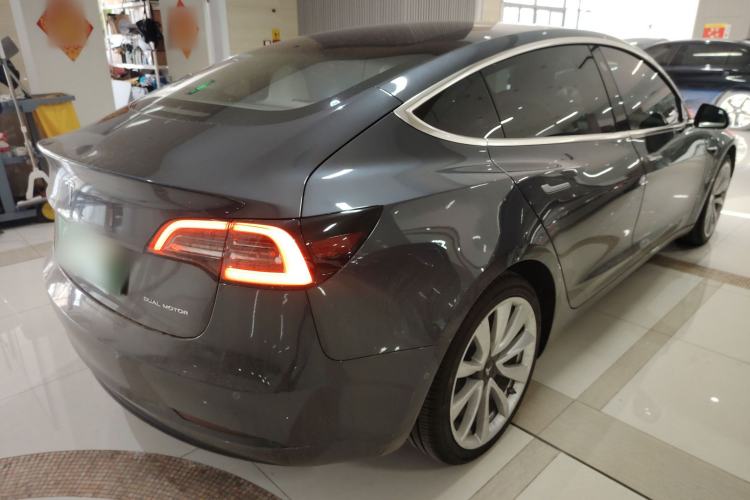 Used Tesla Model 3 2019 Long-Range All-Wheel-Drive Version
