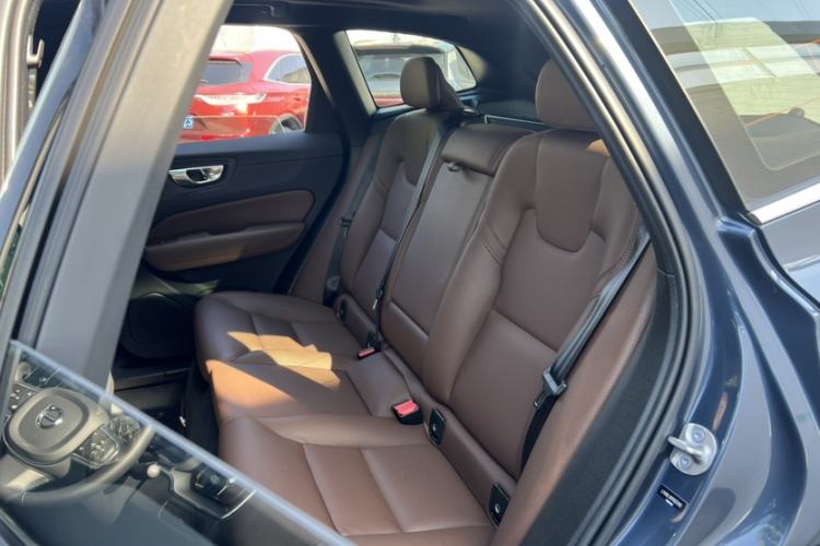 Used Volvo XC60 2023 B5 4x4 Smart Luxury Edition
