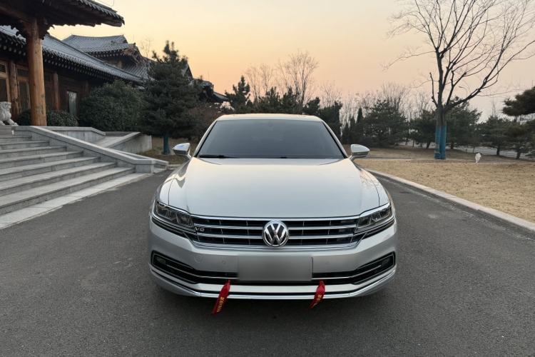 Used Volkswagen Phideon 2019 380TSI Two-Wheel Drive Business Edition China V Standard