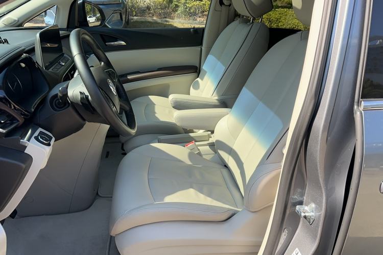 Used Buick GL8 2021 Land Cruiser Executive Class 652T Luxury Model
